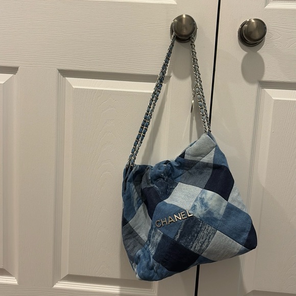 CHANEL DENIUM Shoulder Tote/Hobo Bag w Chanel snaps with charm - Picture 3 of 16